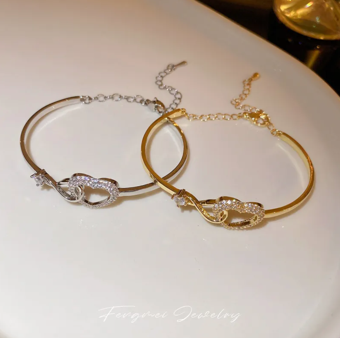 Veloura Heart Link Bracelet